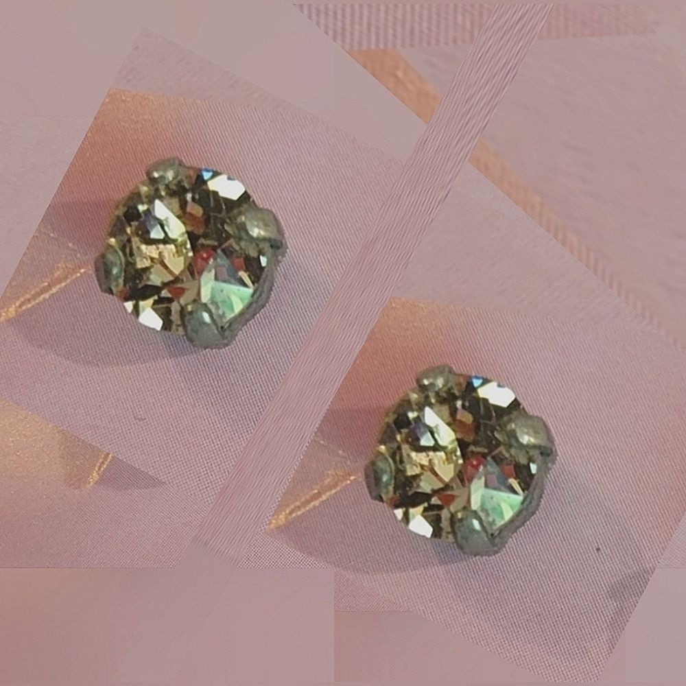 #Sabika Light Gold Shadow Round London Studs, Antique Silver Setting #NWOT